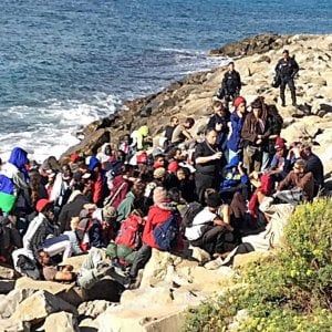 Ventimiglia, il sindaco Ioculano: "Ecco perchè ho revocato l'ordinanza sul divieto di dare cibo ai migranti"