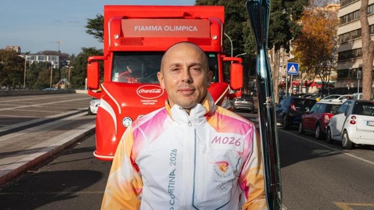 Fiamma Olimpica, Massimo Vallati tedoforo a Ostia: “Dedicato a tutti i bambini vittime di guerra”