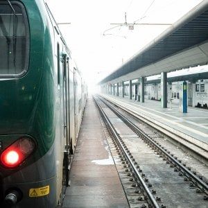 Uomo di 46 anni molesta una ragazza sul treno Torino - Bardonecchia, denunciato