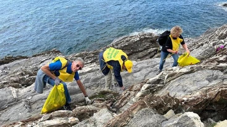 Settantasette mozziconi ogni 100 metri: Legambiente in azione per “spiagge e fondali puliti”