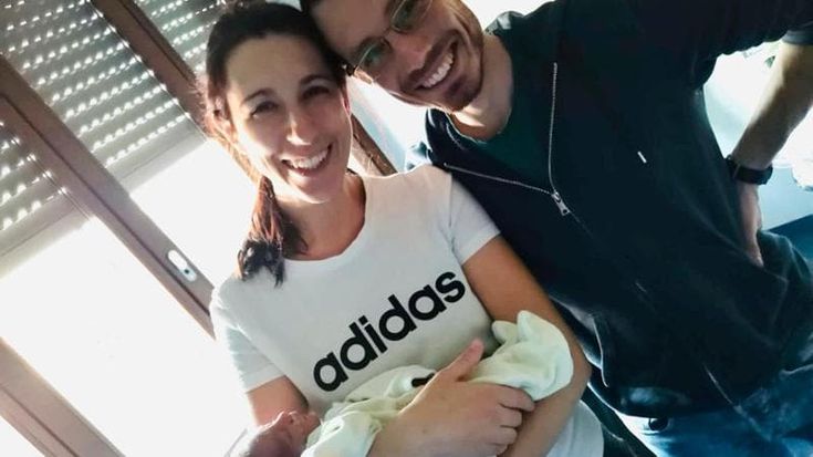 Operata al cervello in gravidanza: “Ho vissuto un incubo ma i medici hanno salvato me e il bambino”