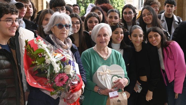 La Shoah spiegata ai ragazzi: "Eravamo bambine nel lager e giocavamo tra i cadaveri"