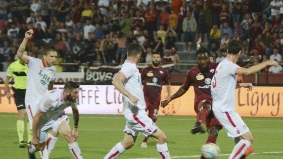 Trapani in festa: i granata battono il Piacenza e tornano in serie B 