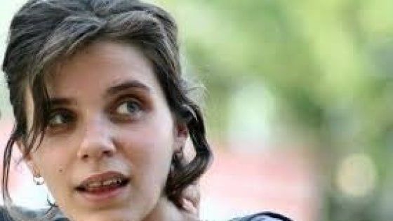 Paternità, la proposta del Pd sul congedo parentale maschile. Pini: "Anche i papà a casa per 4 mesi"