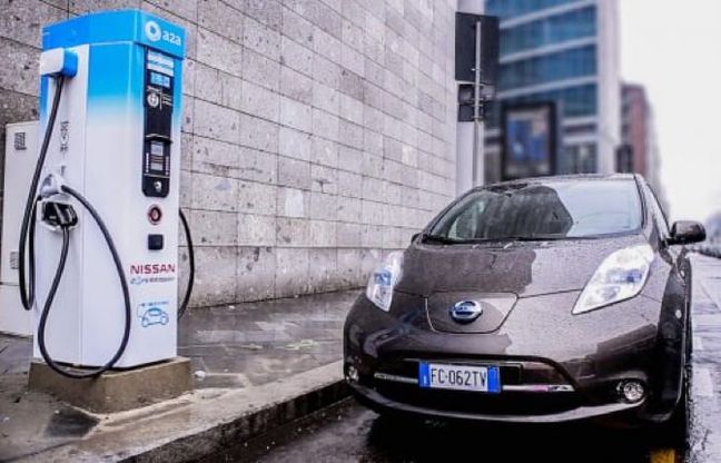Auto elettriche, arriva la colonnina viaggiante