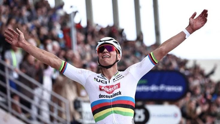 Van der Poel fa il capolavoro: vince la Parigi-Roubaix con 3 minuti di vantaggio. E una spettatrice cerca di farlo cadere. Ancora una media record