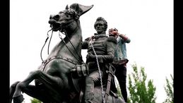 Washington, manifestanti tentano di abbattere la statua di Jackson: tensione alla Casa Bianca 
