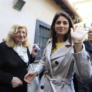 Comunali a Roma, Raggi: "Da staff garanti approvazione preventiva di ogni atto"