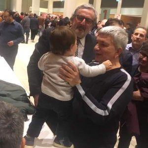 Vendola: "Adozioni gay, ancora una volta è toccato ai giudici il compito di aprire una finestra sulla vita" 