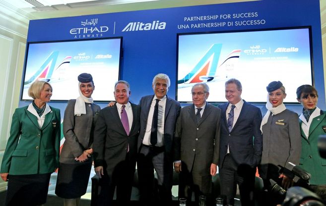 Alitalia-Etihad, quelle hostess con il velo