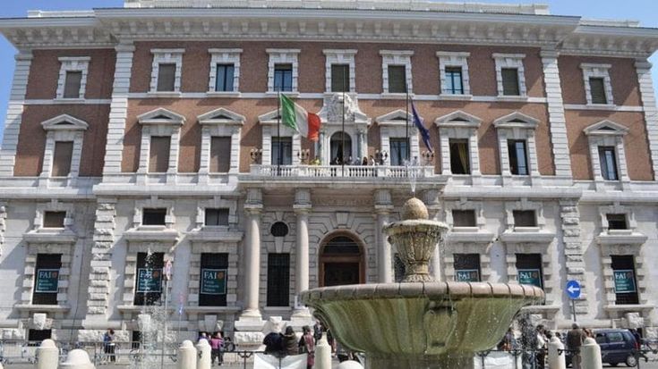 Puglia indietro nel Sud, Pil in lenta crescita ma perdono i salari: “Si va a due velocità”