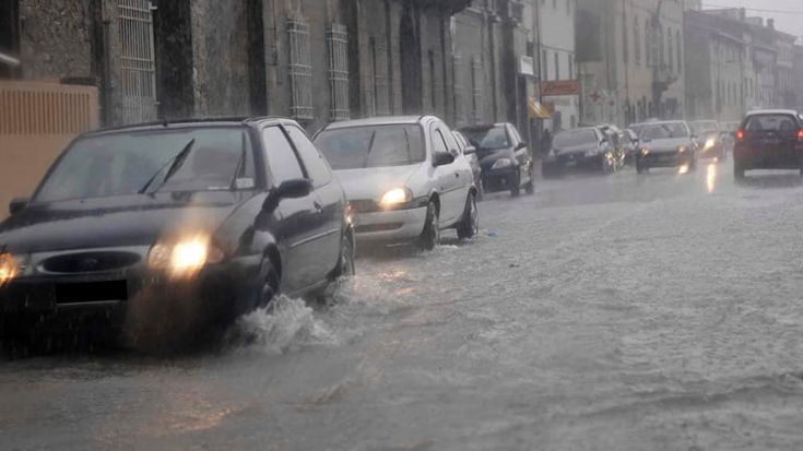 Allerta meteo, temporali forti e codice arancione nel sud-ovest della Toscana. Chiuse alcune scuole