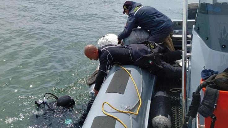 La cocaina che arriva dal mare: trovati 150 chili nascosti nella carena di una nave diretta a Ravenna