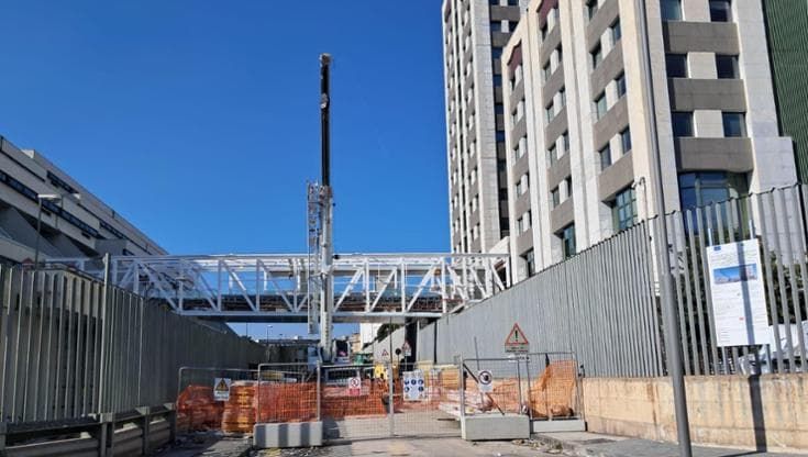 Napoli, incidente sul lavoro in cantiere a Palazzo di Giustizia: cade da impalcatura, operaio ferito