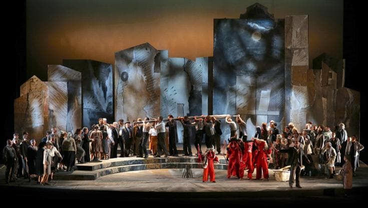 Cavalleria Rusticana, buona la prima. Con peccato finale