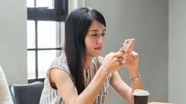 “Massimo 2 ore di smartphone al giorno”. Il Giappone diviso sul nuovo divieto per adulti e ragazzi