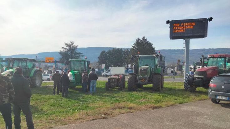 Aziende in crisi, agricoltori tornano a protestare contro il Governo: disagi in vista sulle strade