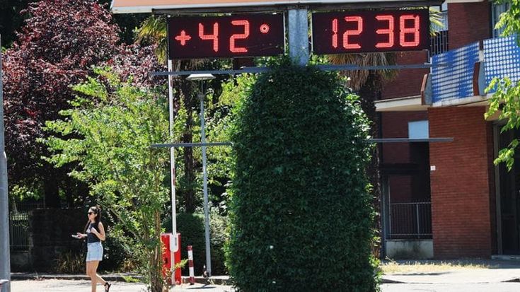 Allerta rossa per il caldo in Emilia-Romagna, Arpae: “Situazione rara, durerà sino a lunedì”