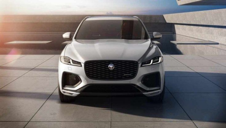 F-Pace, il maxi suv inglese diventa più "green"