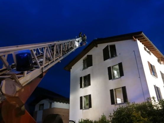 Bergamo, incendio in una casa per disabili: i primi soccorsi