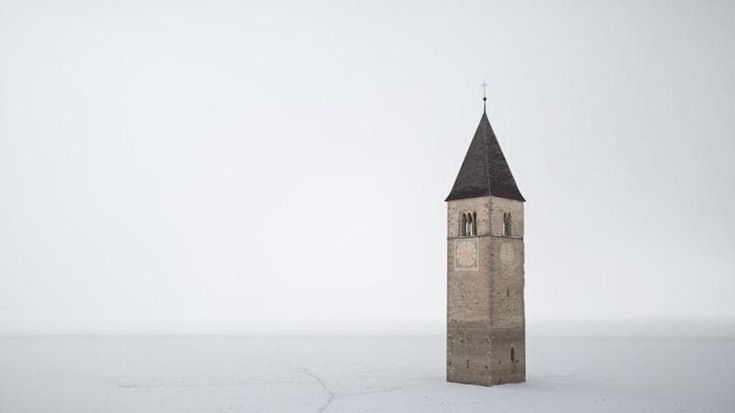 Gli inossidabili 8.000 campanili d’Italia