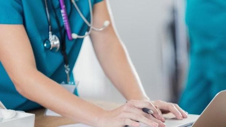 Giornata internazionale dell’infermiere: 3 su 4 lavorano oltre l'orario stabilito