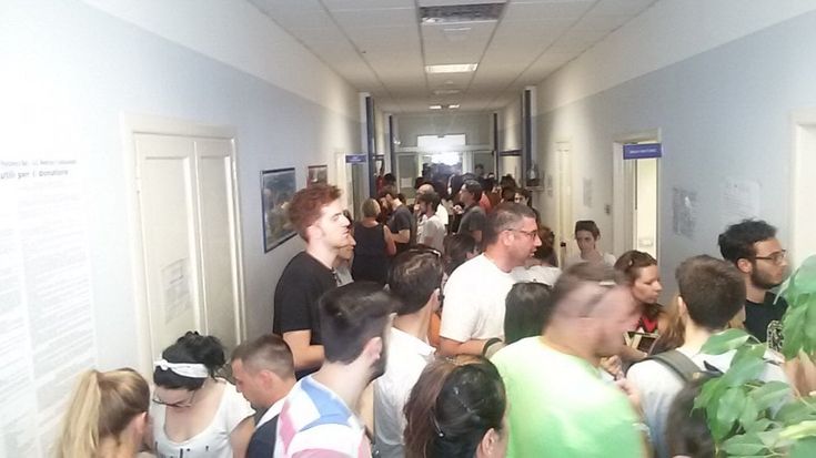 Scontro fra treni, a Bari la coda per donare sangue