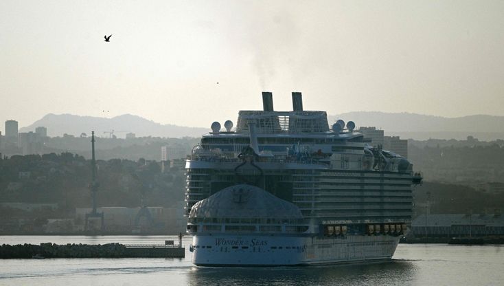 Francia, Marsiglia insorge contro il sovraccarico da navi da crociera