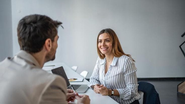 Curriculum addio: per trovare lavoro ora contano di più i social