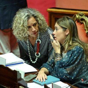 Unioni civili, Cei attacca governo: "Così mette all'angolo la famiglia"