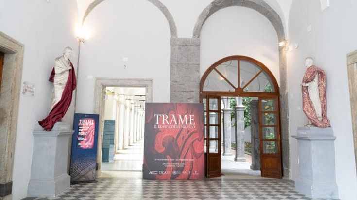 Napoli svela il "fil rouge" che lega lusso, potere e devozione