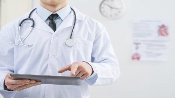 Doctor House: Fabiana ha di nuovo le coliche ma la colecisti non c’è più