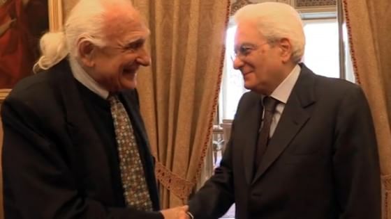 Pannella: "Per Mattarella interrompo lo sciopero della sete. E brindo a Sergio"