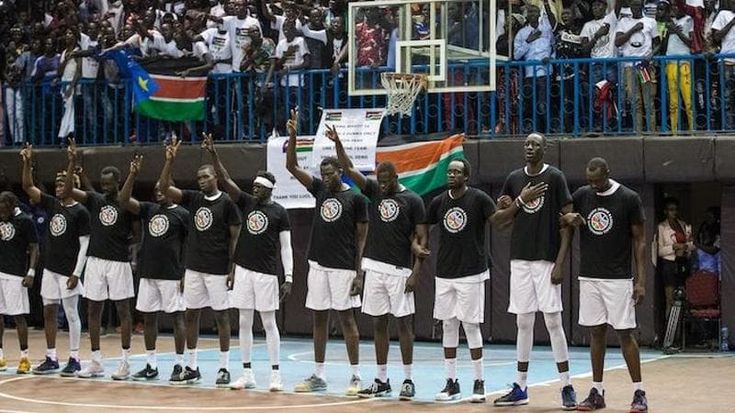 L’incredibile Sud Sudan, la squadra del paese più povero del mondo che fa tremare i giganti del basket Usa