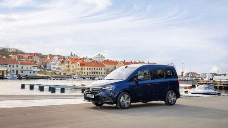 Mercedes EQT, la multispazio elettrica della Stella con 122 Cv e 280 km di autonomia. Ecco come va
