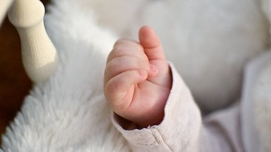 Doctor House: La bimba è deperita e rifiuta il latte artificiale