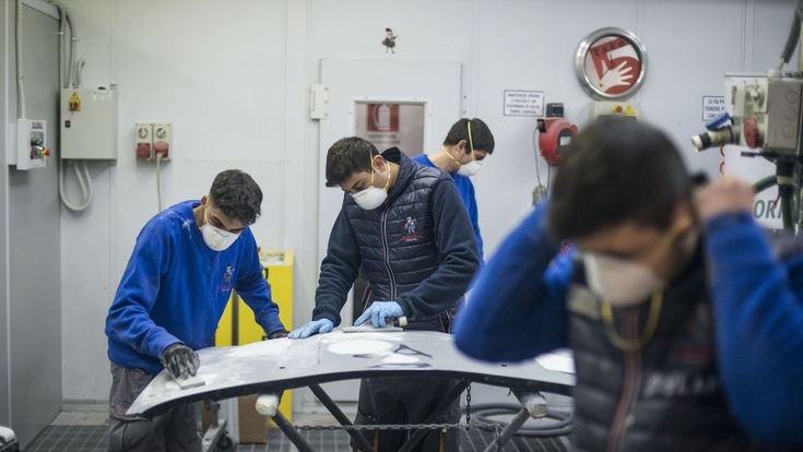 Il lavoro nella Carta costituzionale: un mondo fragile e spezzato a metà
