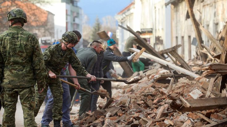 Trema la Croazia, Petrinja distrutta: “È come Hiroshima”. Paura anche in Italia