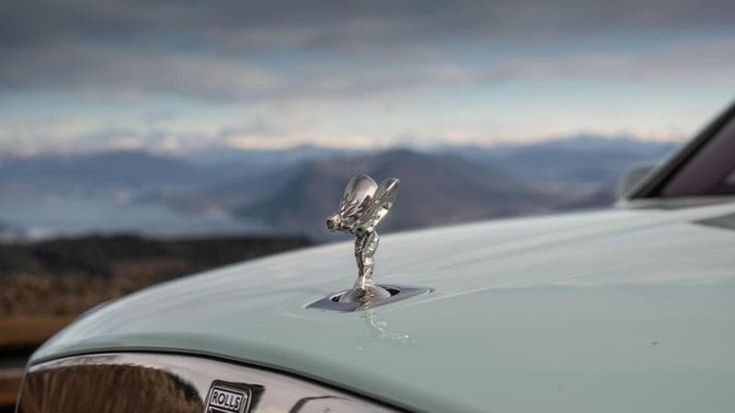 Rolls Royce, non solo lusso: sul Mottarone con Cullinan, Ghost e Spectre Black Badge