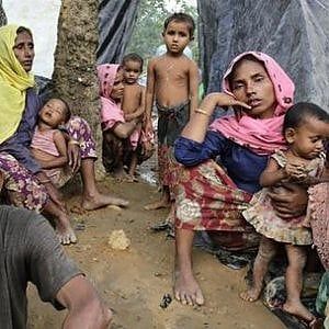 Bangladesh, Rohingya: a un anno dalla fuga vivono in campi terribili, in un limbo legale e con un futuro incerto  