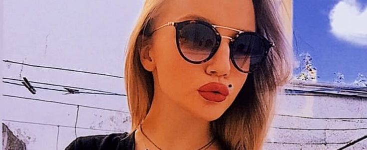 Salento, auto fuori strada: muore 17enne, grave la sorella. La preside: "Tragica Halloween night"
