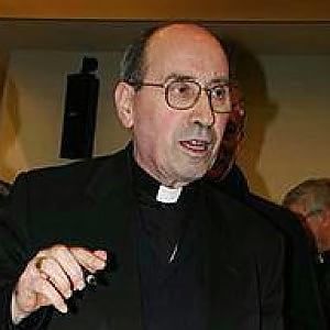 Velasio De Paolis: "Nessuna provocazione da parte di Francesco, il suo unico obiettivo è la riconciliazione"