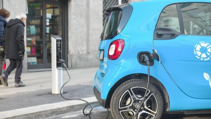 A2a lancia le colonnine per la ricarica senza lo “stress” di dover staccare l’auto