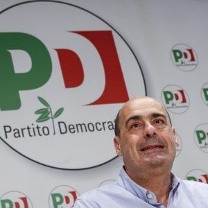 Caos governo, Pd: "Conte venga in aula". Polemica sulla linea in Senato. Zanda e Calenda: "Bisognava uscire"