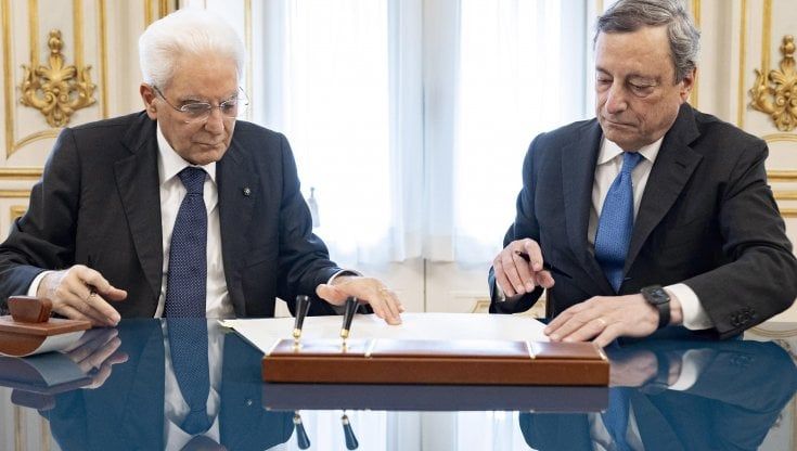 Draghi, crisi di governo: Conte attacca il Pd. Guerini: "No a intese con chi ha fatto cadere Draghi". Ma Speranza: "L'avversario è la destra". Incontro Berlusconi-Meloni