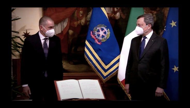 Andrea Costa (sottosegretario alla Salute): “Con 36 milioni di vaccini somministrati, basta ai rigoristi e presto basta alle mascherine”