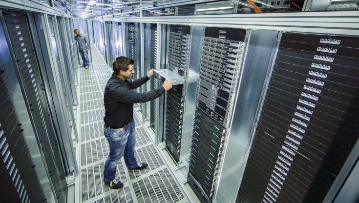 Gli occhi attenti dei private equity sul business di cavi e telefoni