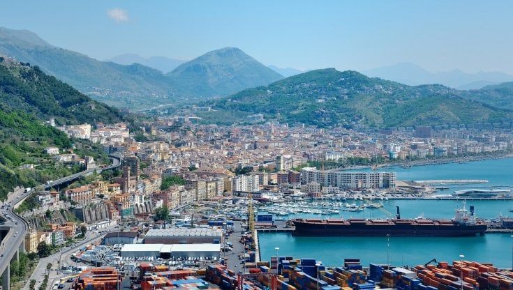 Covid in Campania, tre consiglieri comunali positivi a Salerno