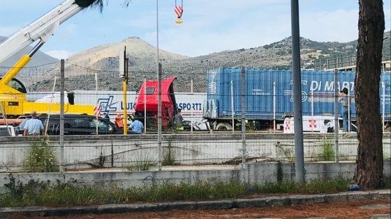 Incidente stradale sull'autostrada, traffico bloccato verso aeroporto di Punta Raisi