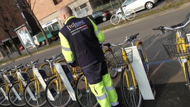 Torino, ToBike non si arrende: "Partito il rinnovamento delle stazioni di bike sharing". Ma ce ne saranno 50 in meno